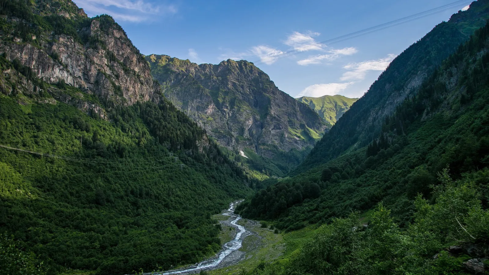 Кодорское ущелье: что это такое и можно ли туда попасть