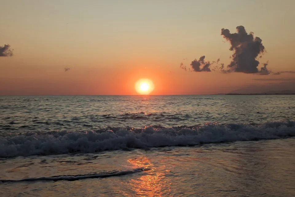 Когда лучше ехать в Абхазию: сезоны, погода и советы туристам